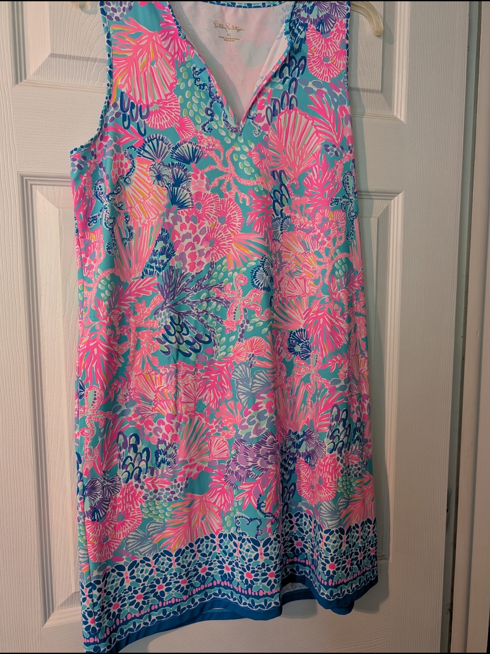 Lilly Pulitzer Sleeveless V-Neck Shift Dress in Pink Aqua Floral